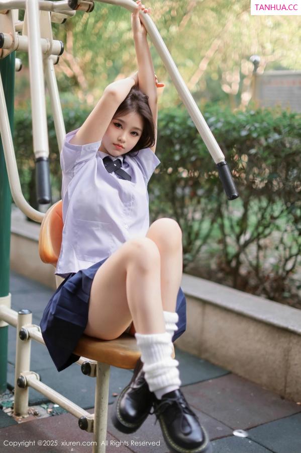   [XiuRen]高清写真图 2025.03.07 No.9985 小橘子orange 美腿性感第15张图片